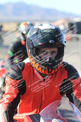 media/Dec-01-2025-Moto Forza (Mon) [[2daa91e15f]]/4-Around the Pits/